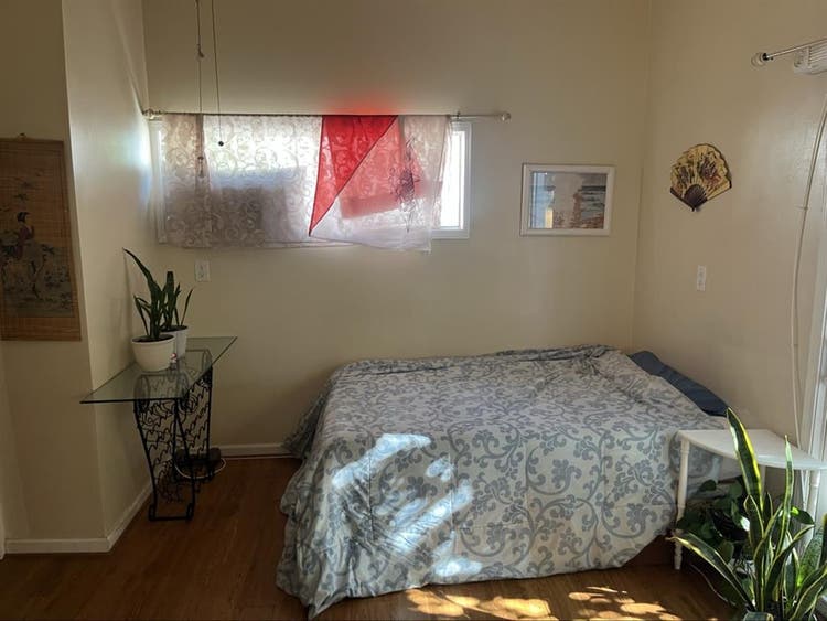 Looking for roommate 

for nice home