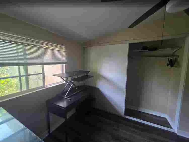 Furnished Single Room Shared Bathrm