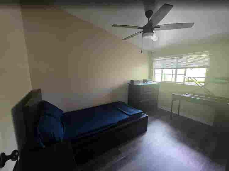 Furnished Single Room Shared Bathrm