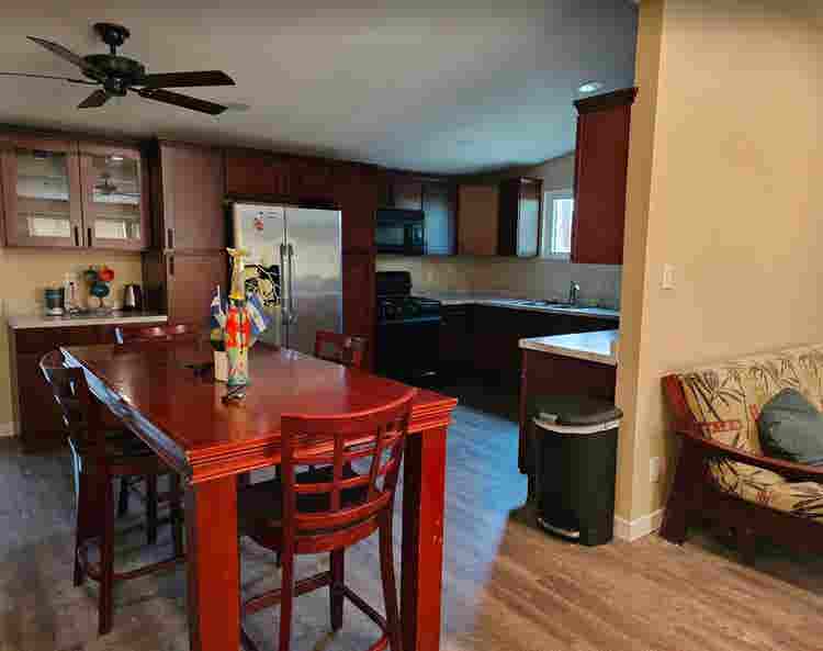 Furnished Single Room Shared Bathrm