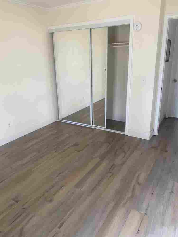 ROOM For Rent Great Location $