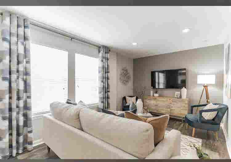 Furnished Room wt Private Bathroom