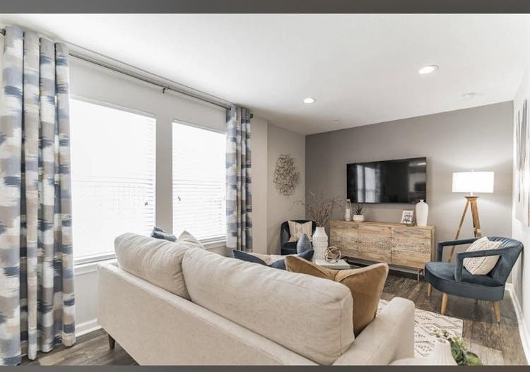Furnished Room wt Private Bathroom