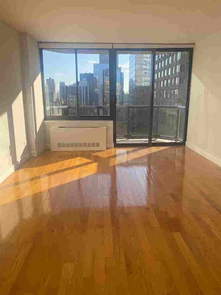 🔥Sun-filled Room in Midtown West🔥
