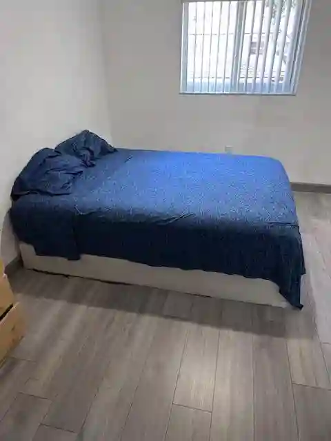 Room for Rent, Female only