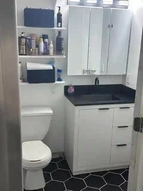 Room for Rent, Female only