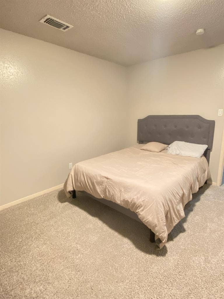2 Rooms Available