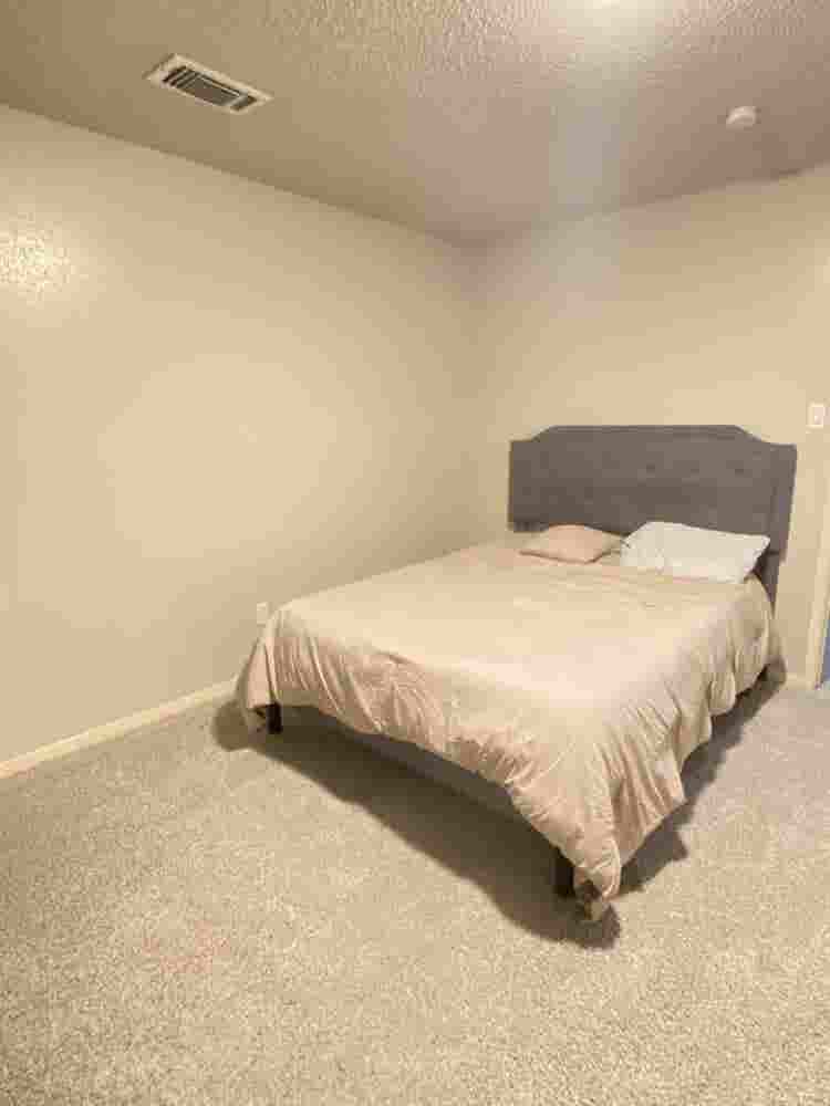 2 Rooms Available