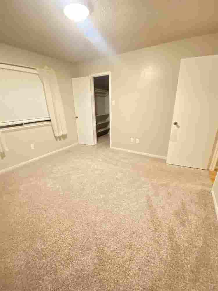 2 Rooms Available