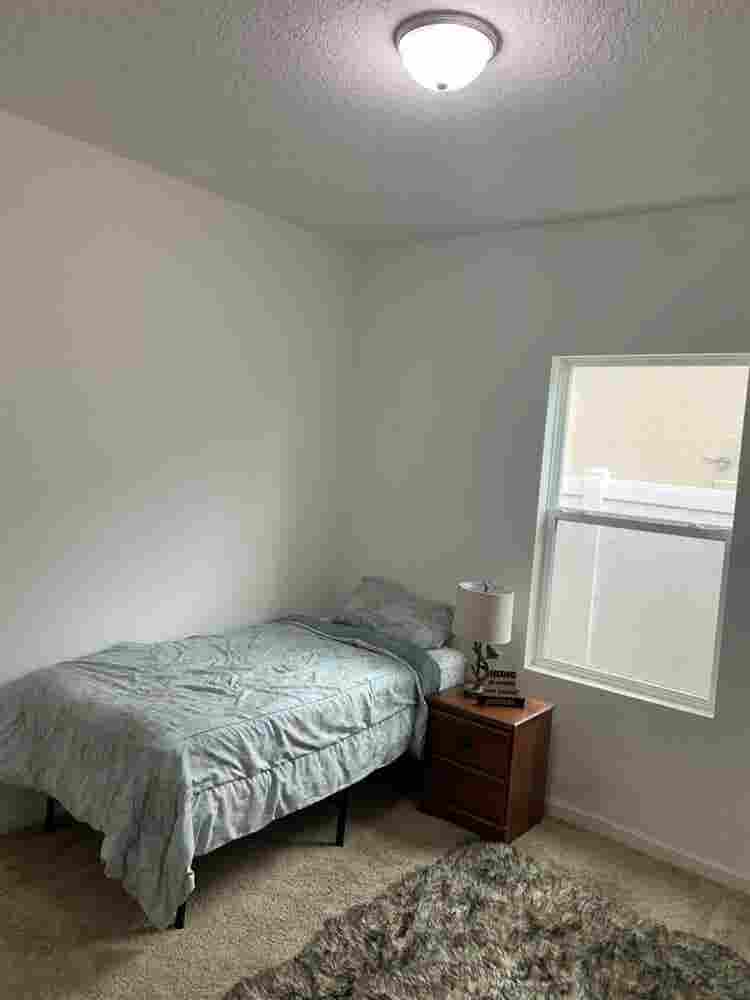 A room in davenport for rent