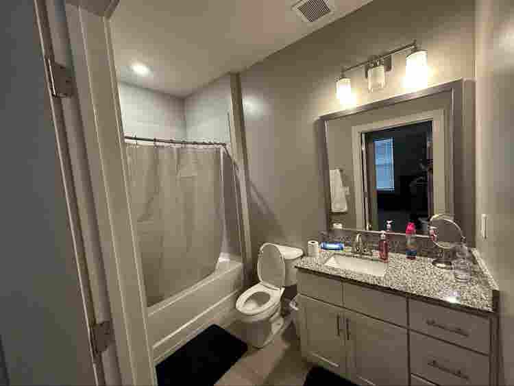 Seeking Roommate to move in!