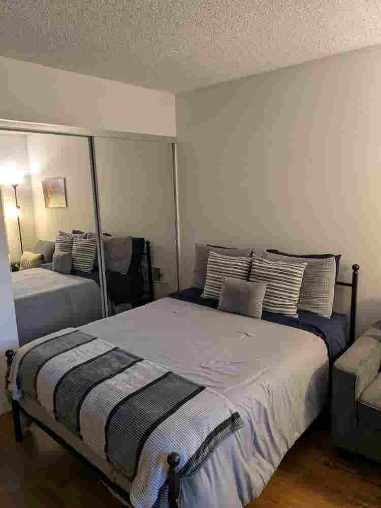 Furnished Room in BA Apartment