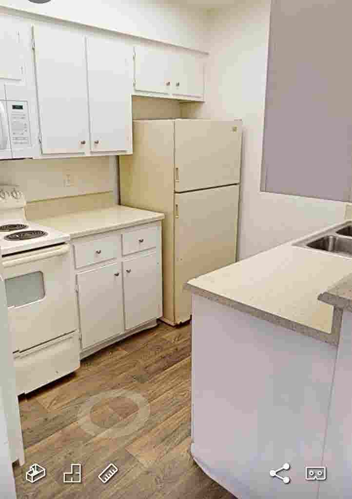 Room for Rent- Apt (bath)