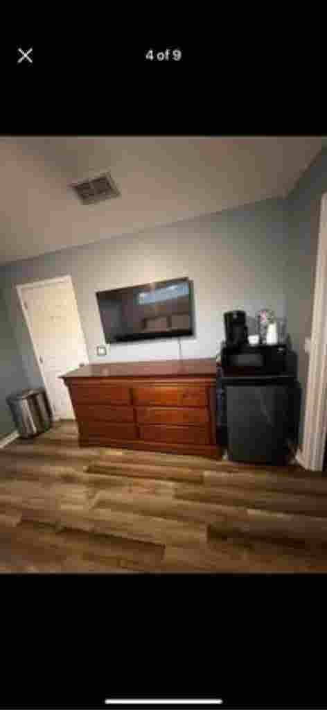 Room for rent quiet neighborhood