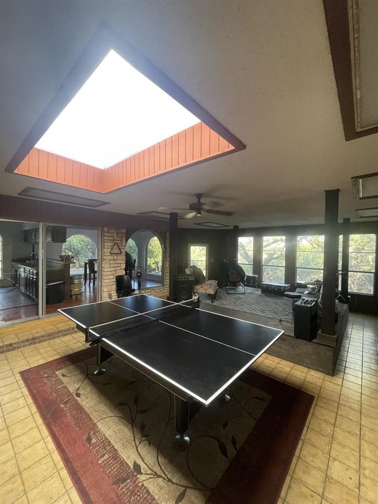 Looking for 5th roommate