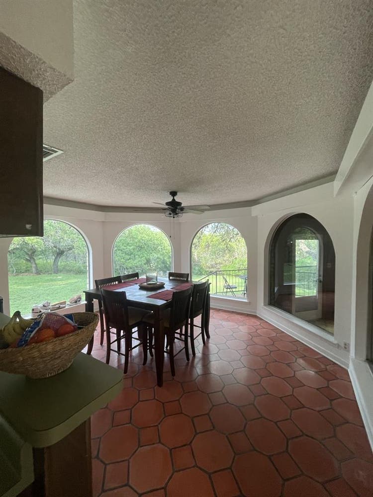 Looking for 5th roommate