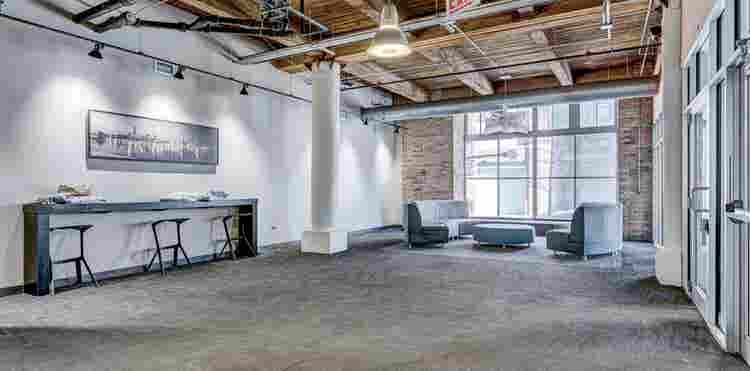 PRIVATE ROOM AVAILABLE IMMEDIATELY