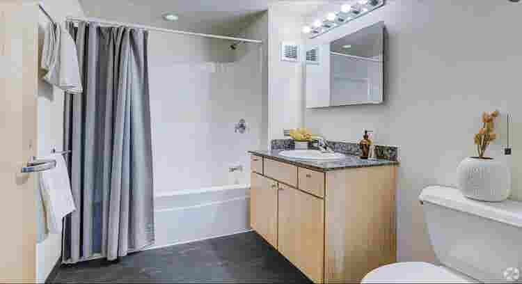 PRIVATE ROOM AVAILABLE IMMEDIATELY