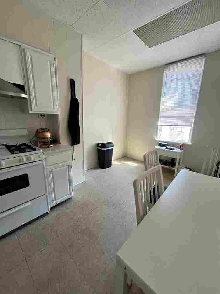 Room in LIC