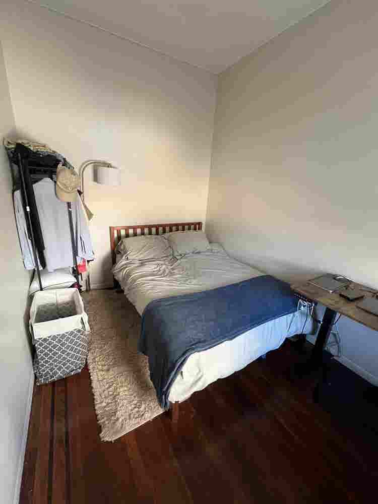 Room in LIC