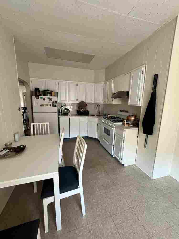 Room in LIC