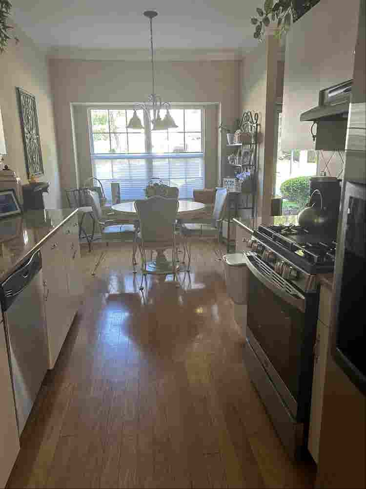Female Roommate for private floor