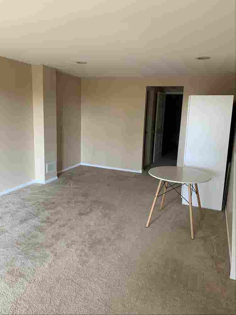 Female Roommate for private floor