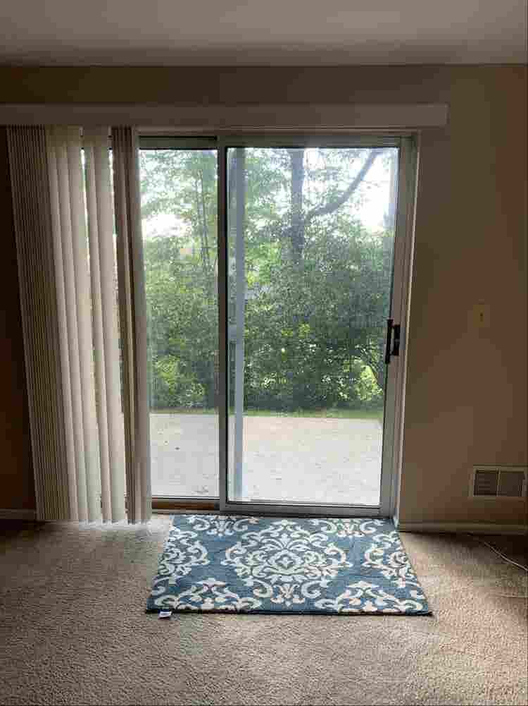 Female Roommate for private floor