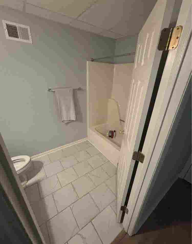 Private bedroom/ bathroom for rent