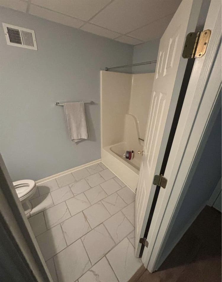 Private bedroom/ bathroom for rent