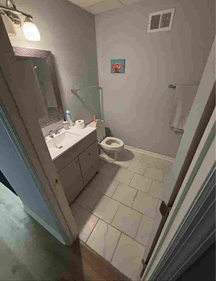 Private bedroom/ bathroom for rent
