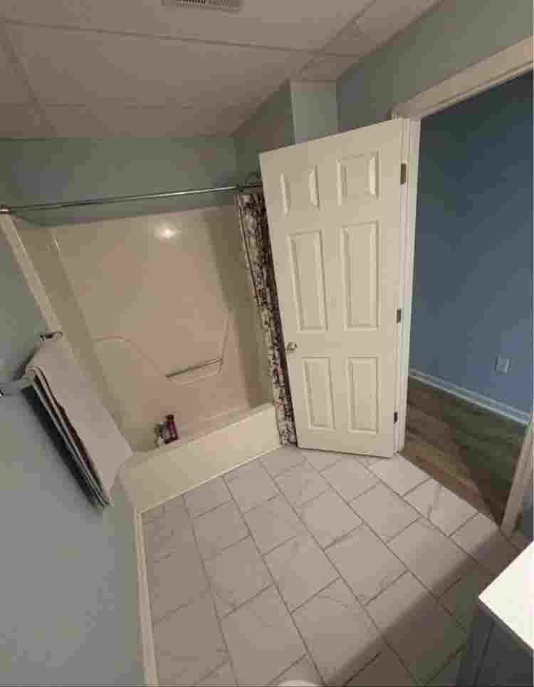 Private bedroom/ bathroom for rent