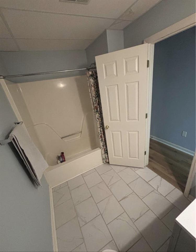 Private bedroom/ bathroom for rent