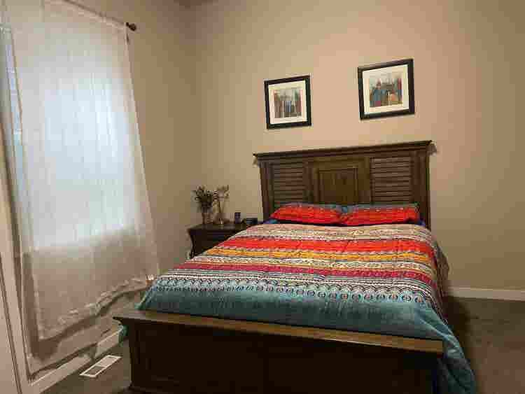 B w/ kitchen available for rent