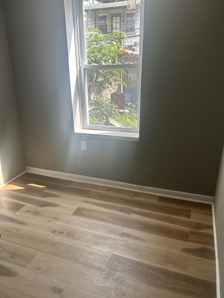 Rm for rent in South Philly
