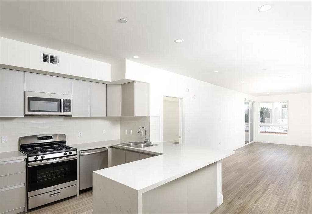 2 BR in Los Angeles