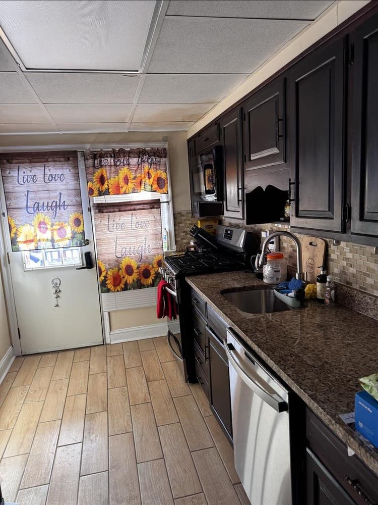Large room in quite neighborhood