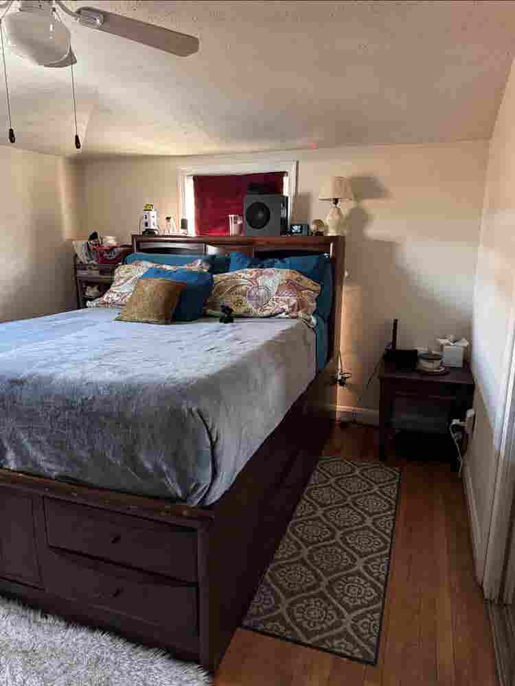 Large room in quite neighborhood