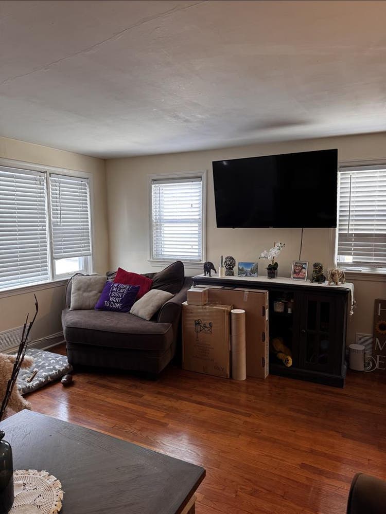 Large room in quite neighborhood
