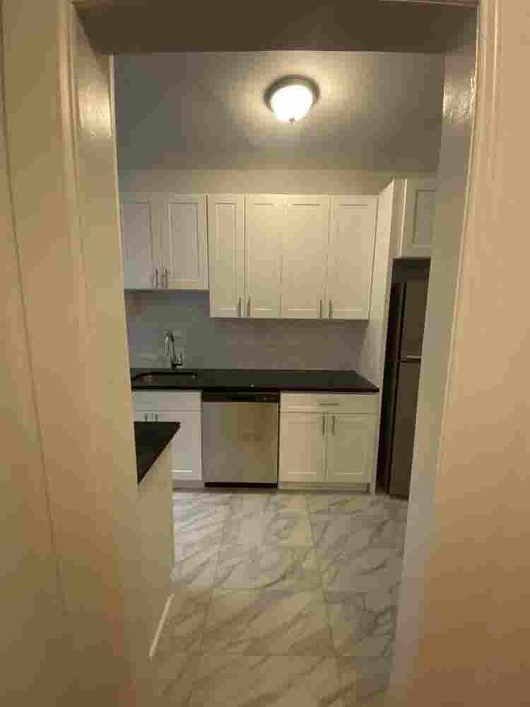 Room Available in Hudson Heights
