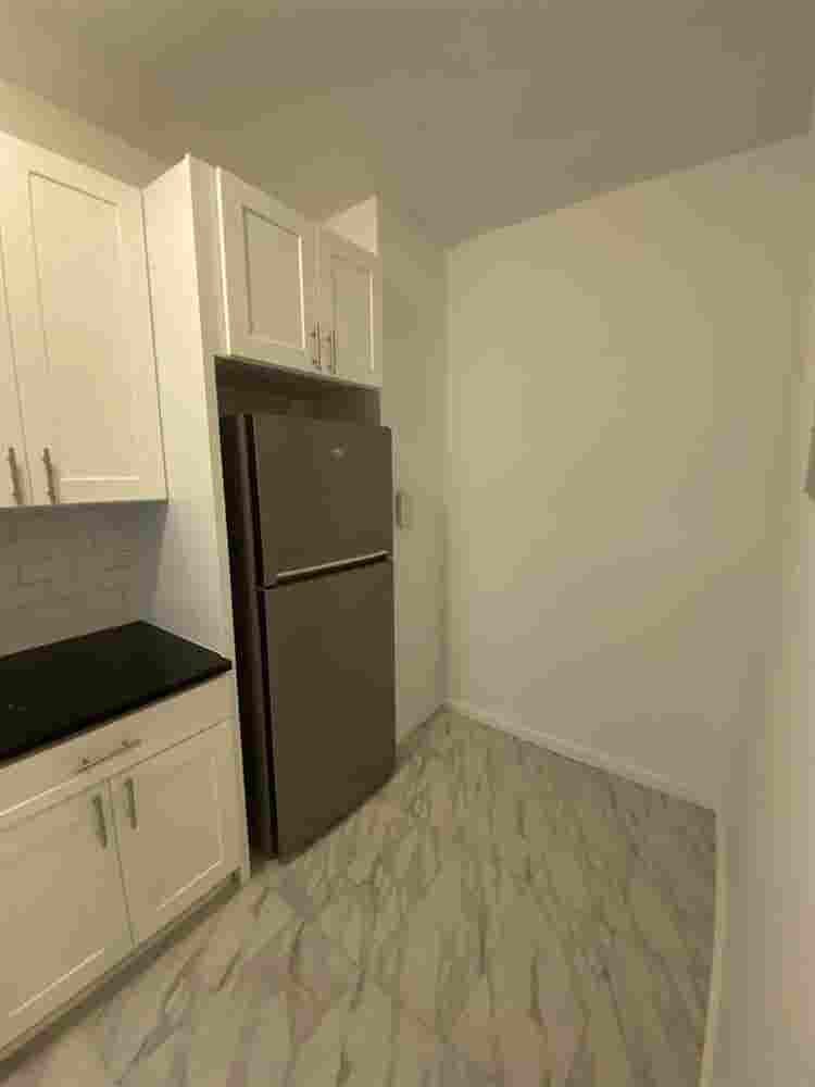 Room Available in Hudson Heights