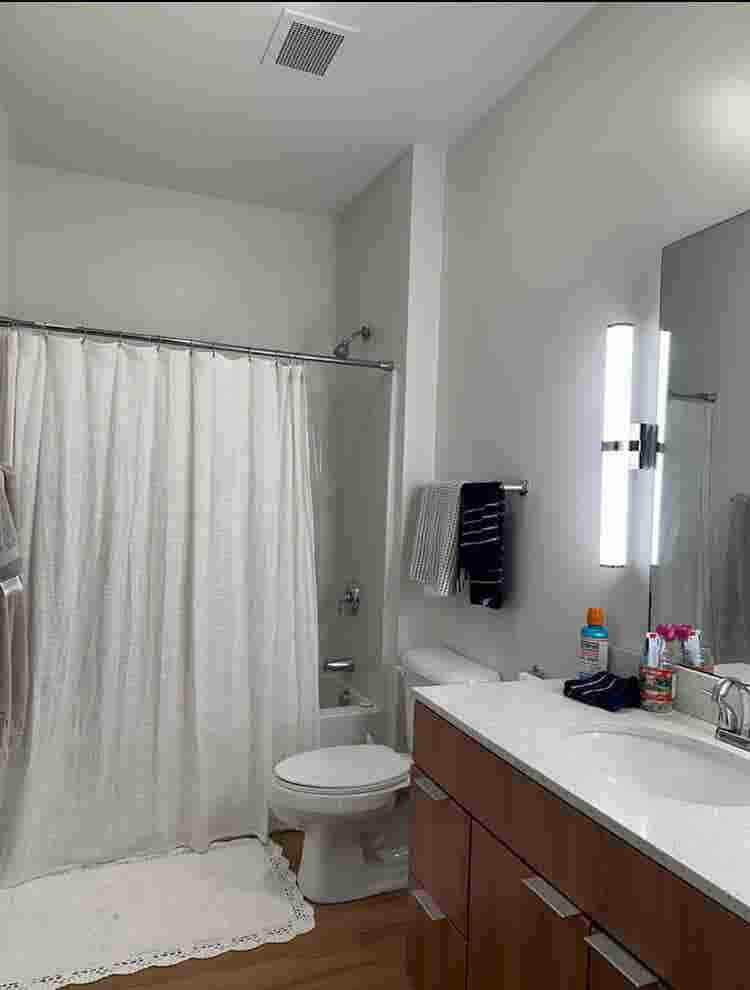 The Rive apartment sublease spring