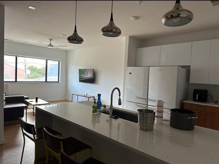 The Rive apartment sublease spring