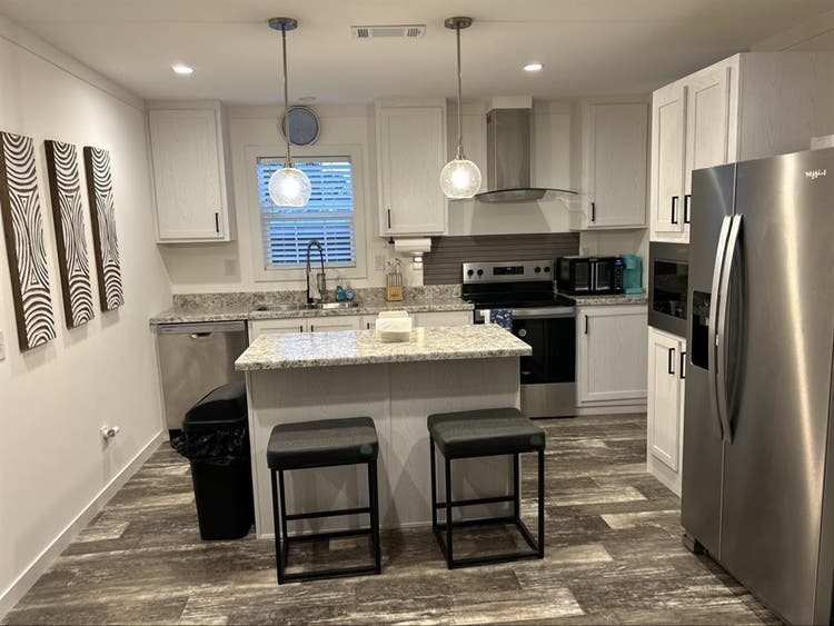 New home furnished rooms availablee