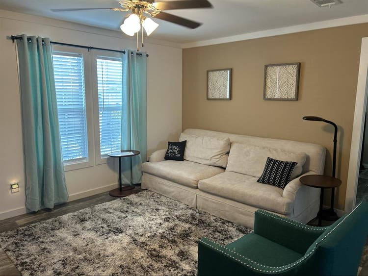 New home furnished rooms availablee