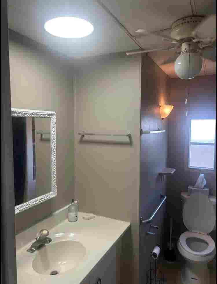 Furnished rooms availablee