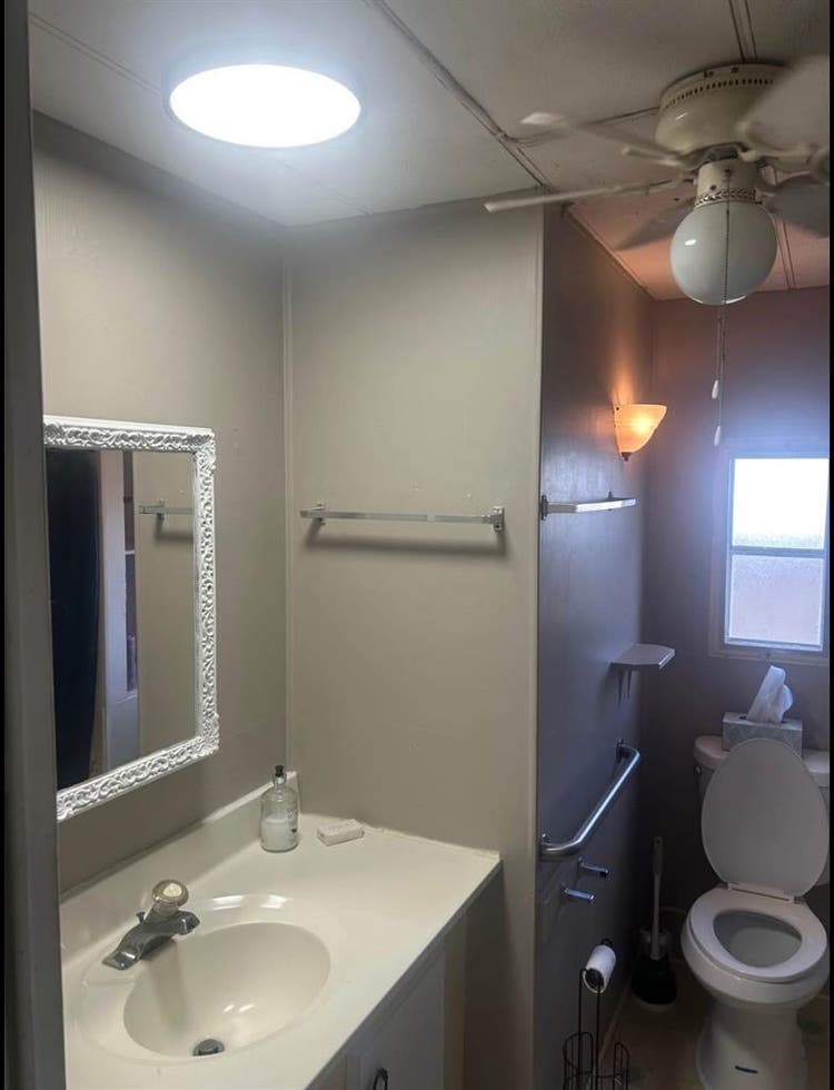 Furnished rooms availablee