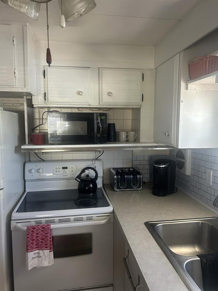 Furnished rooms availablee