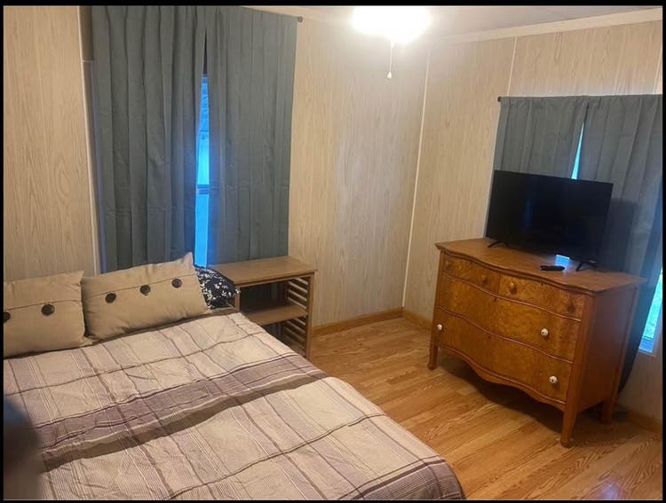 Furnished rooms availablee