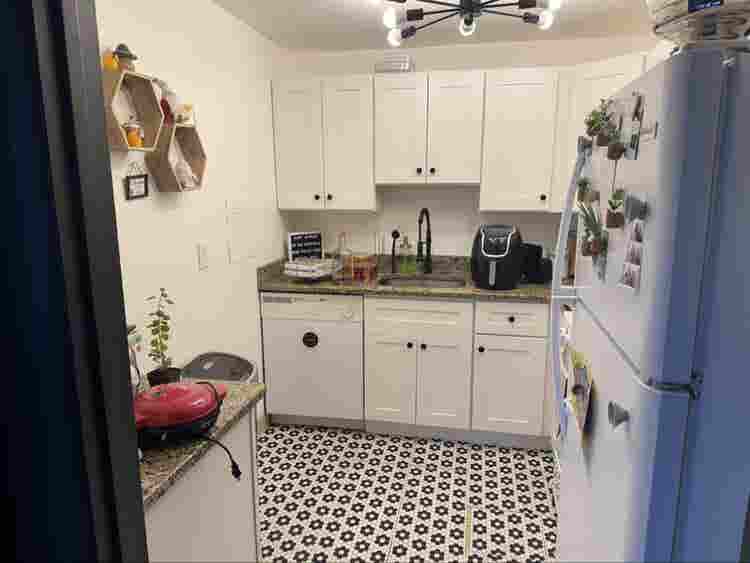 Room in Columbia condo